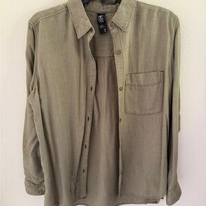 Mountain Hardwear Men's Light Olive Green Button-Up Shirt Jacket